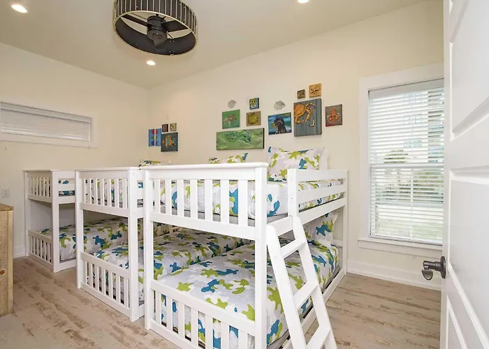 Breezyville Southeast 12br Holiday home *